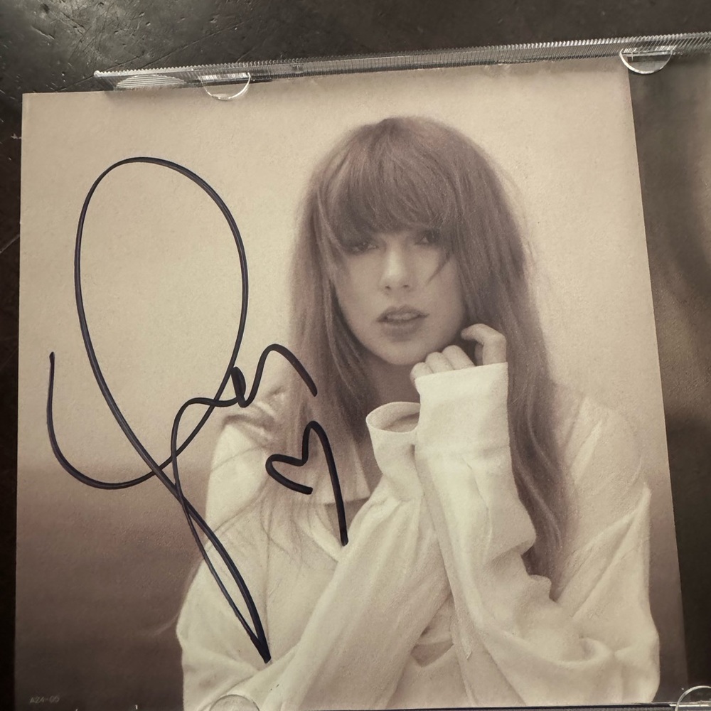 SOLD - Taylor Swift Signed TTPD Signed CD with Heart - Picture 3 of 6